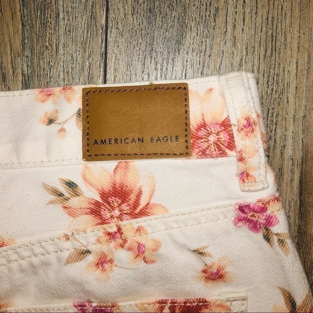 NWOT AEO 🦅 Floral Denim Mom Shorts - Picture 11 of 12